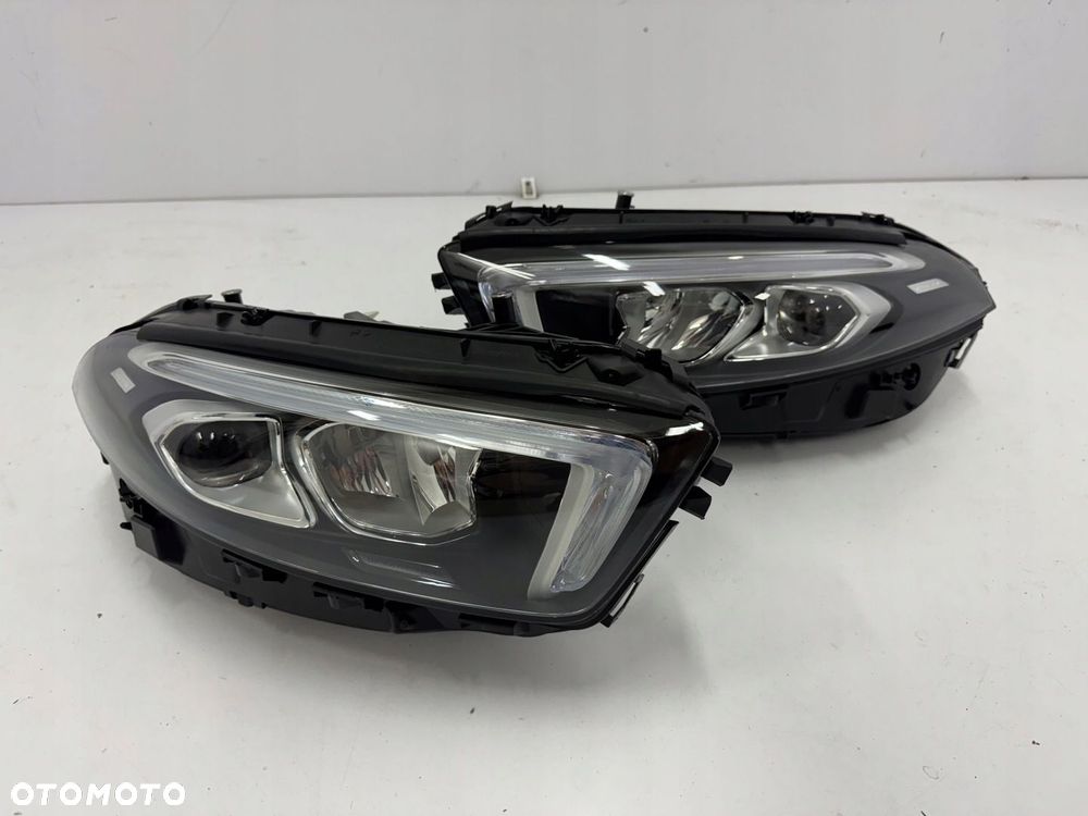 LAMPY PRZEDNIE PRAWA LEWA MERCEDES A KLASA W177 LED PERFORMANCE - 1