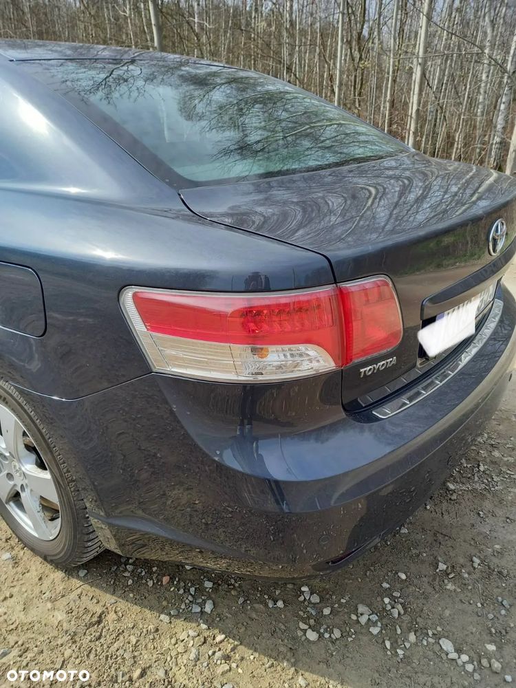 Toyota Avensis - 5