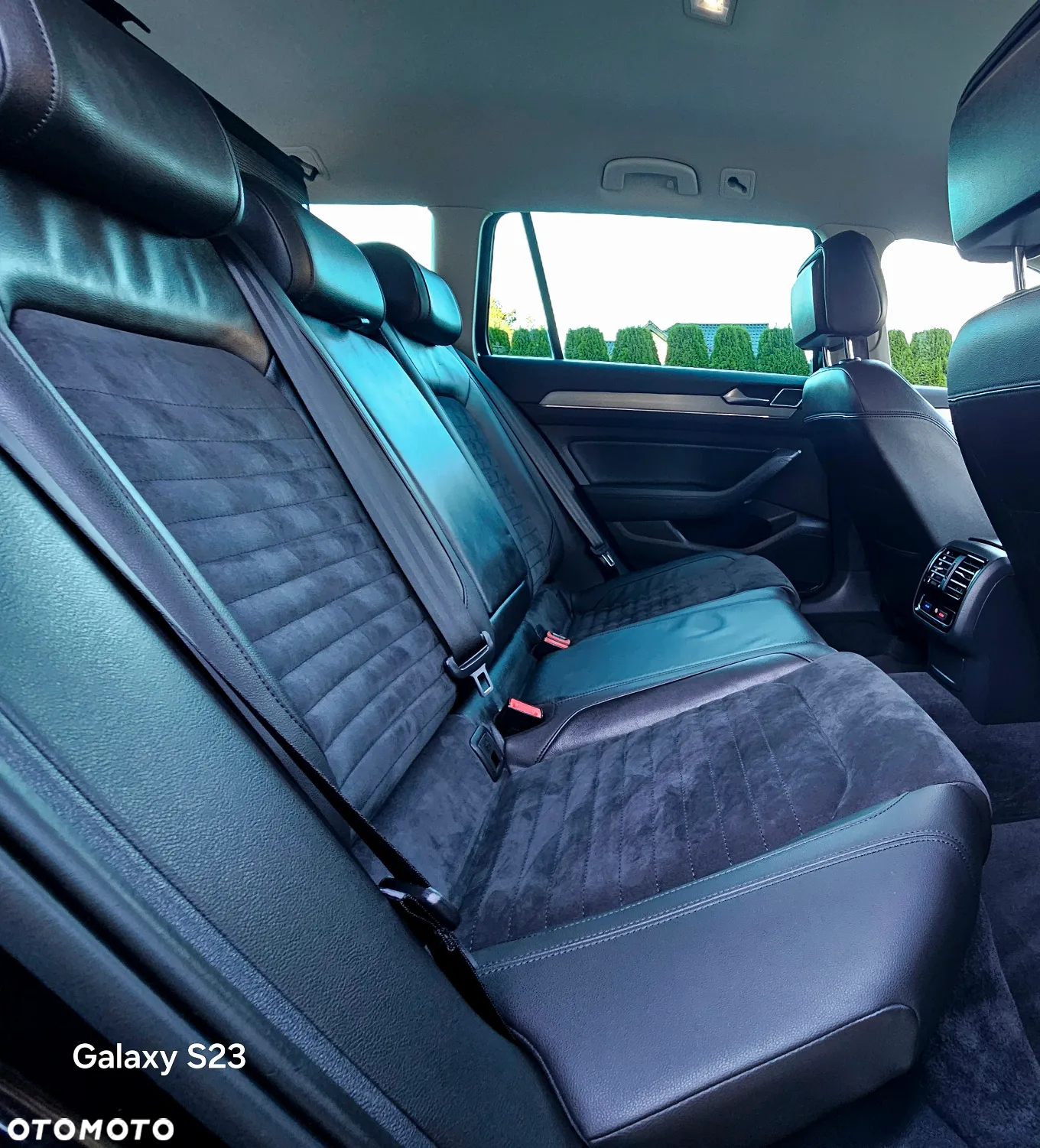 Volkswagen Passat Variant 2.0 TDI SCR DSG Highline - 18