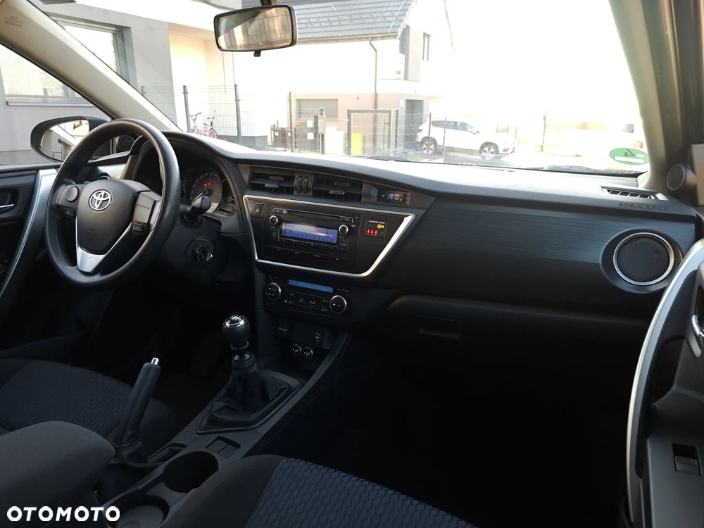 Toyota Auris 1.33 Dual-VVT-i Comfort - 29