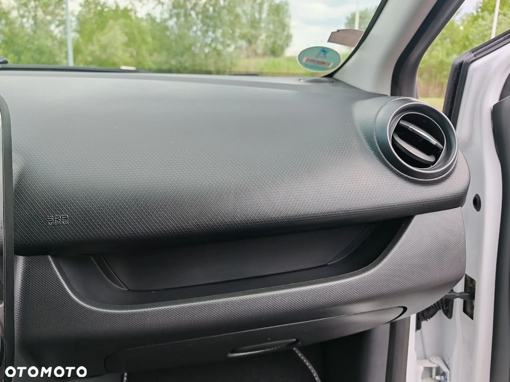 Renault Clio 1.2 16V 75 Life - 33