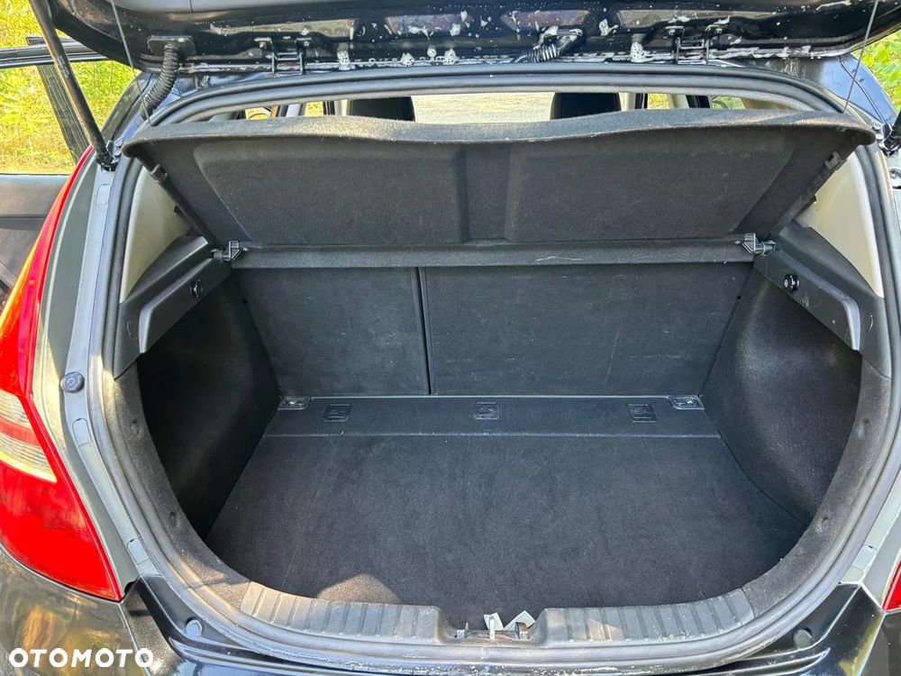 Hyundai i30 1.6 CRDi Classic + - 18