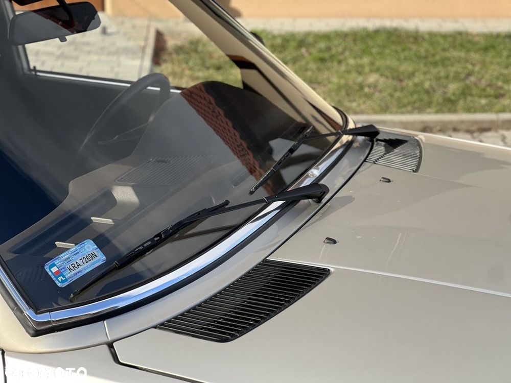 BMW Seria 5 525 e - 33