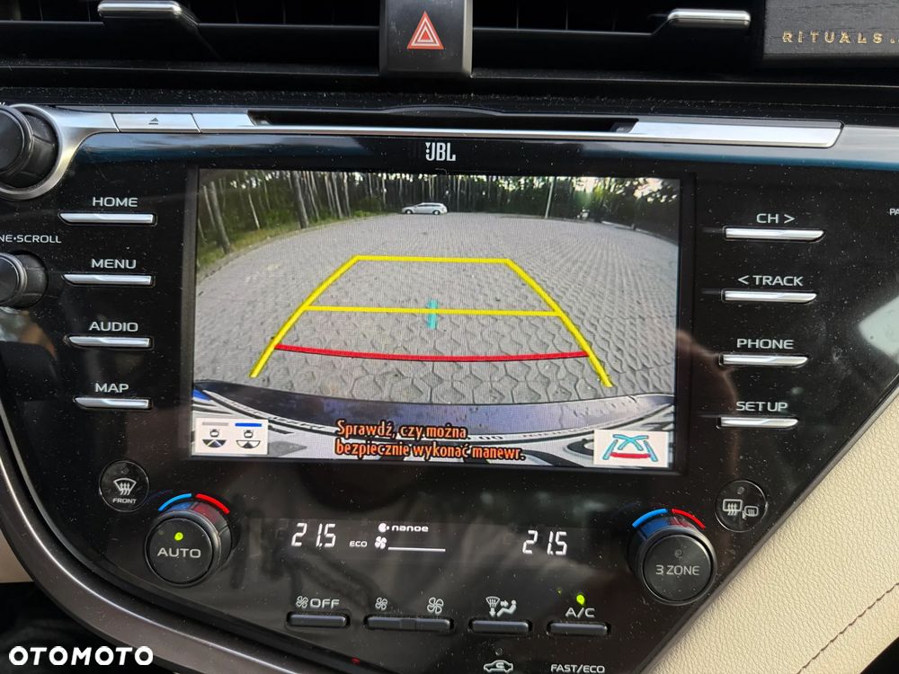 Toyota Camry 2.5 Hybrid Executive CVT - 11