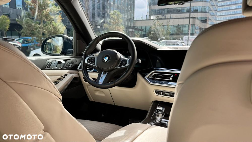 BMW X5 M M50i - 18