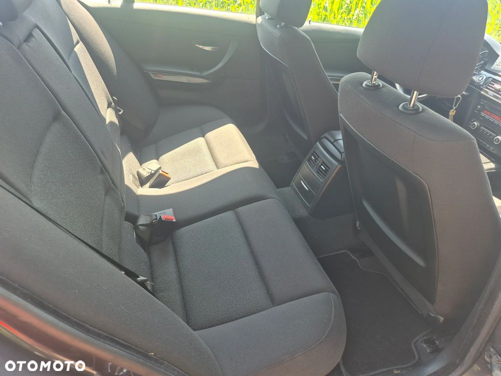 BMW Seria 3 318i - 13