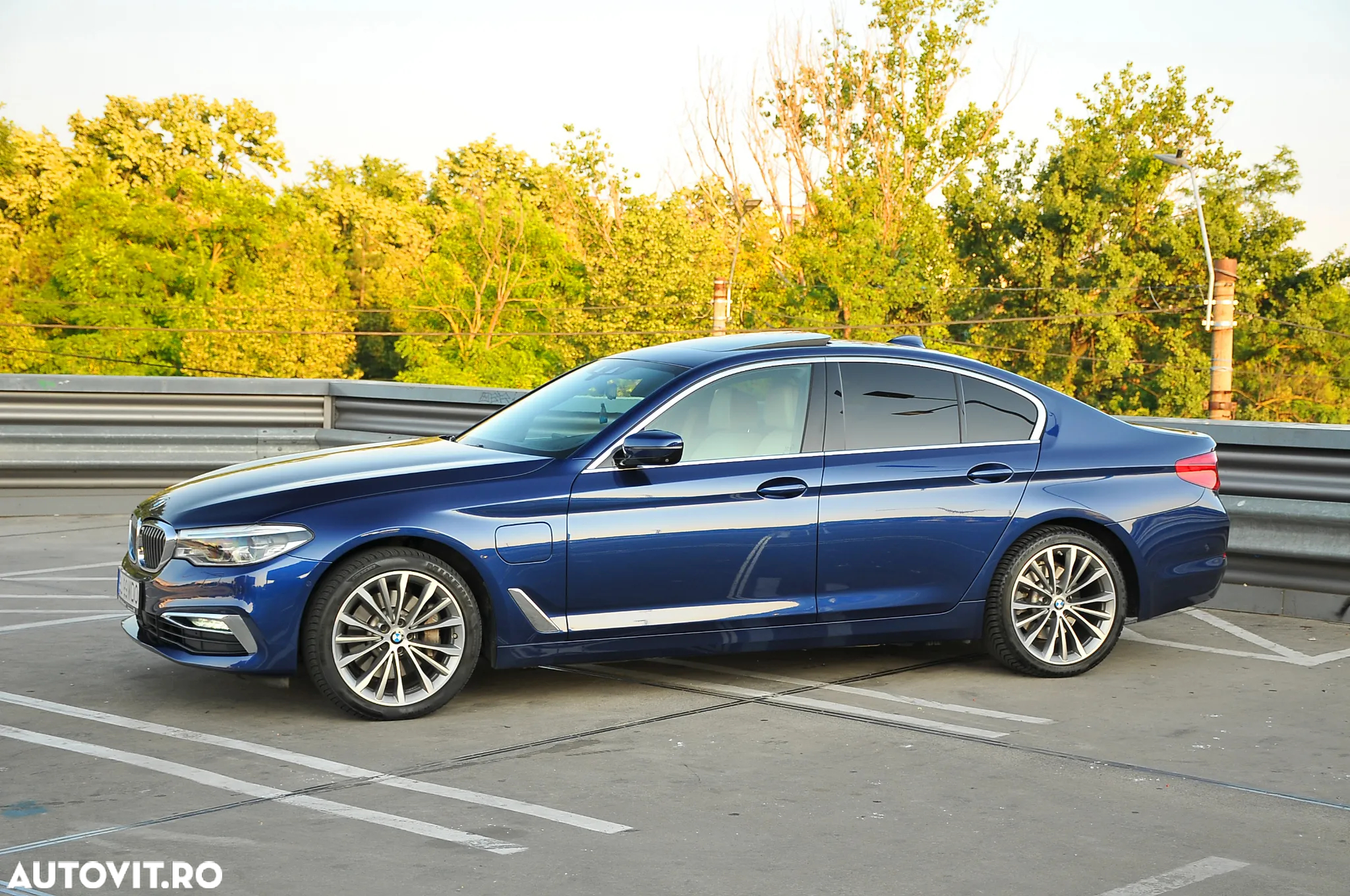 BMW Seria 5 530e xDrive AT PHEV - 3