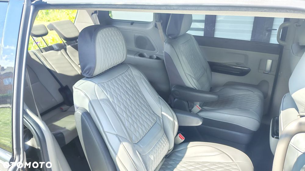 Kia Sedona 3.8 V6 LX - 6