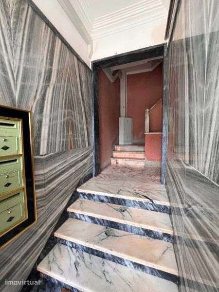APARTAMENTO T3 COM VARANDA - Grande imagem: 2/12