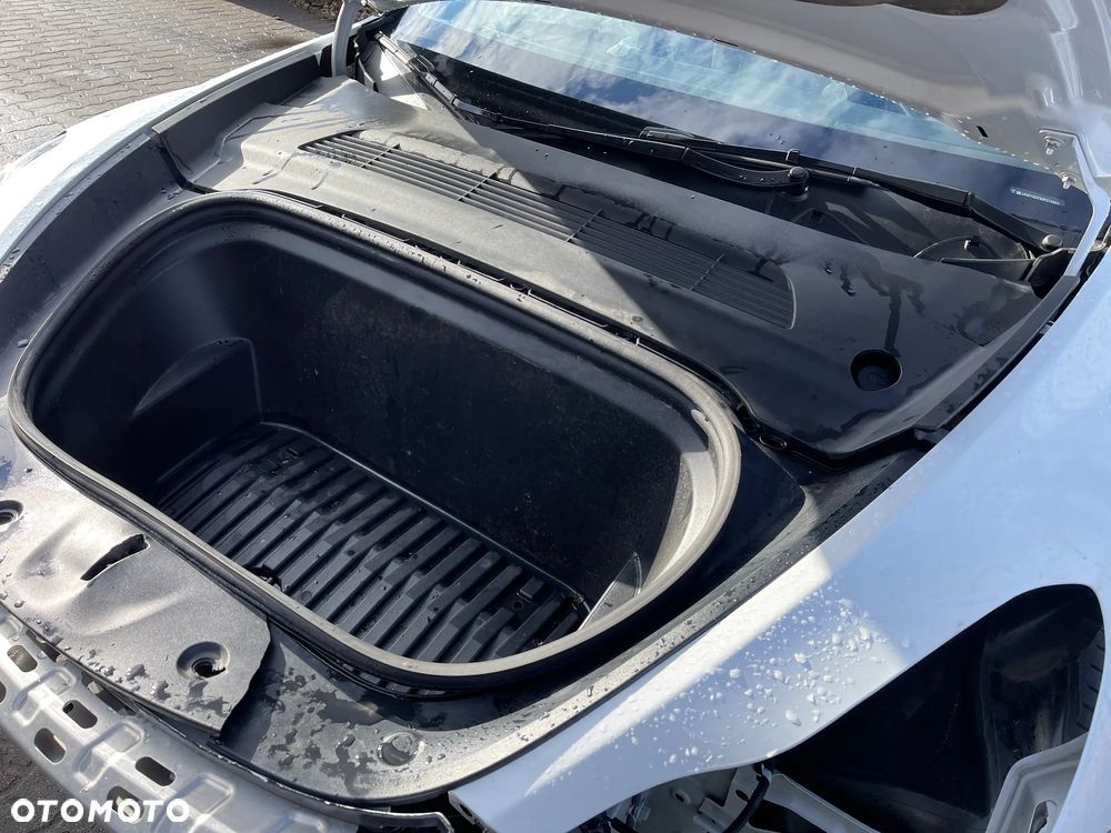 Tesla Y Model RWD - 28