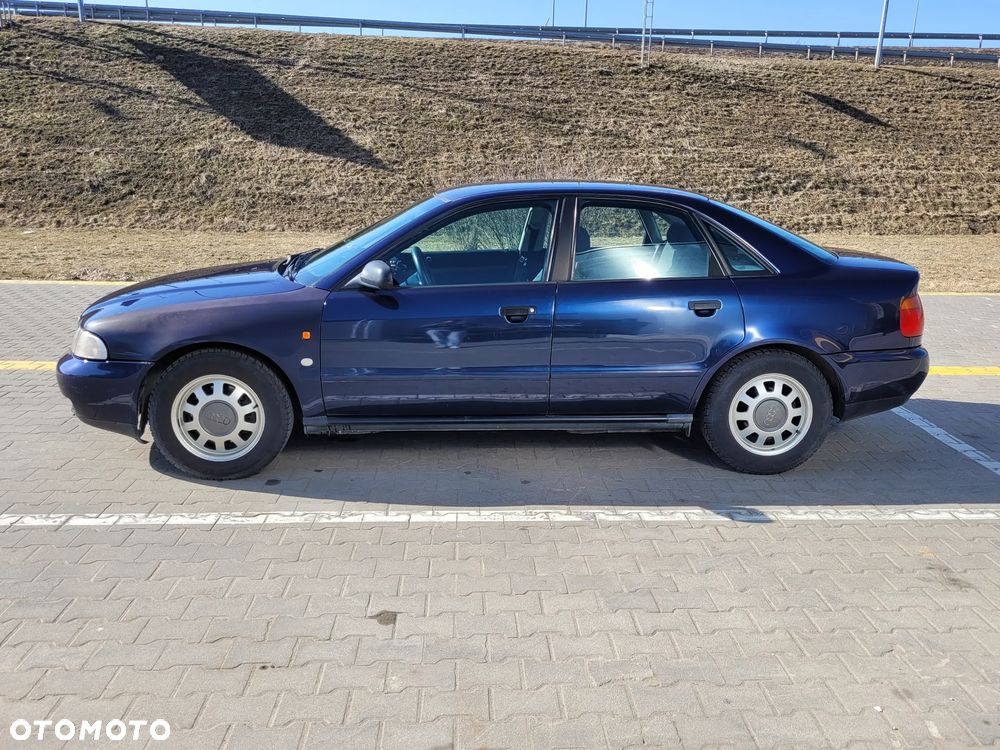 Audi A4 Limousine 1.8 - 5
