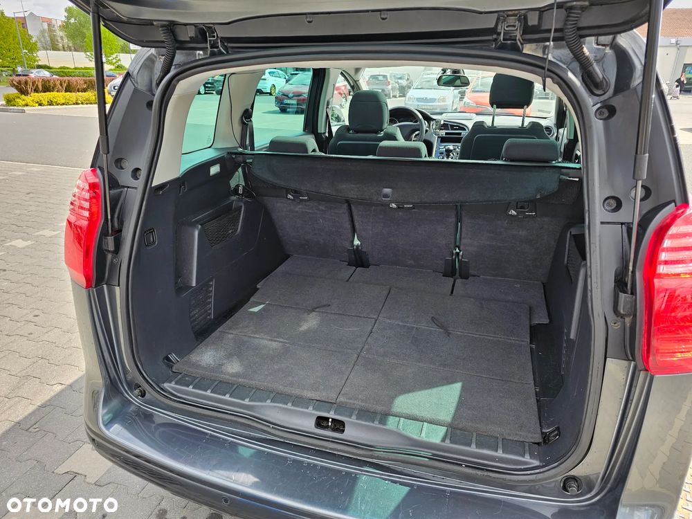 Peugeot 5008 HDI 115 Allure - 9