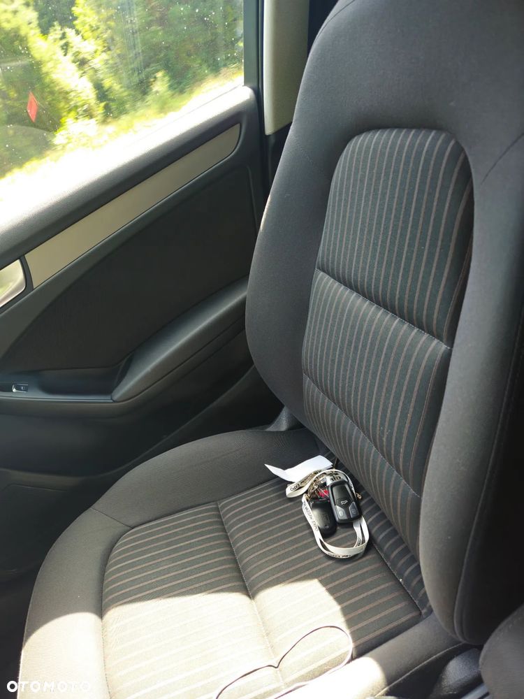Audi A4 Limousine - 16