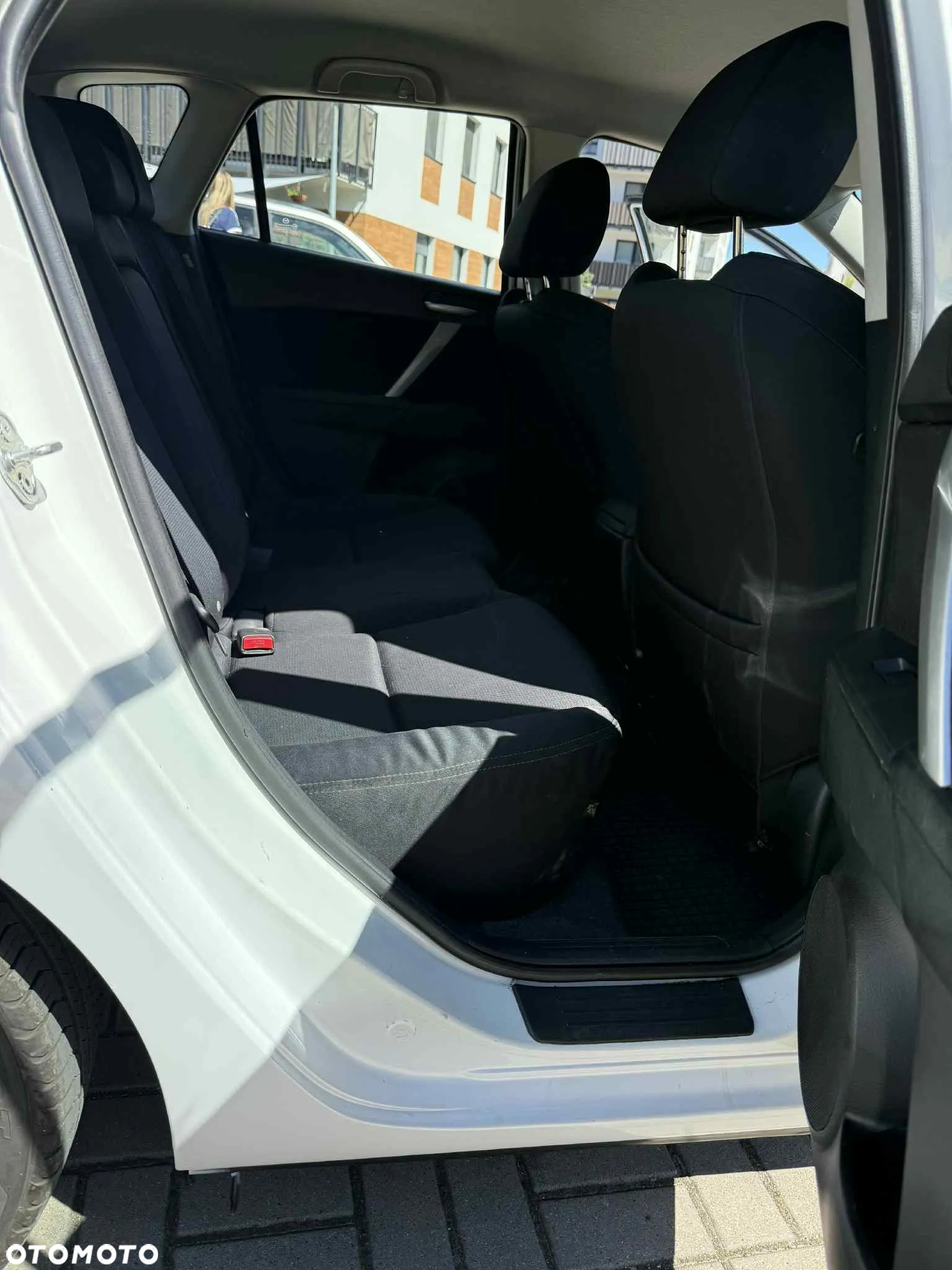 Mazda 3 1.6 Exclusive + - 11