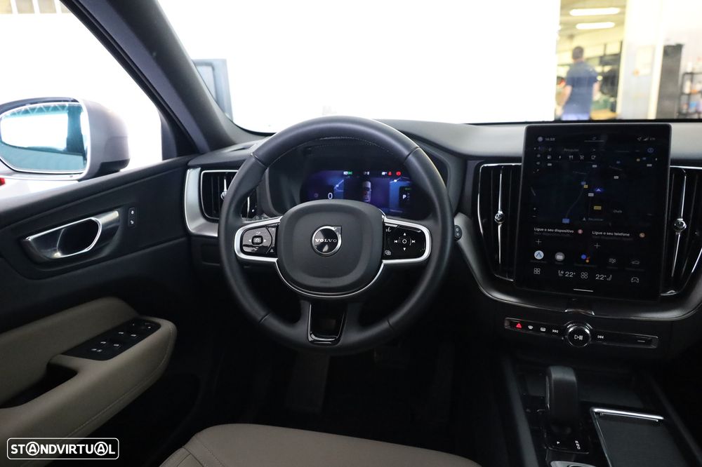 Volvo XC 60 2.0 T6 PHEV Core AWD - 25