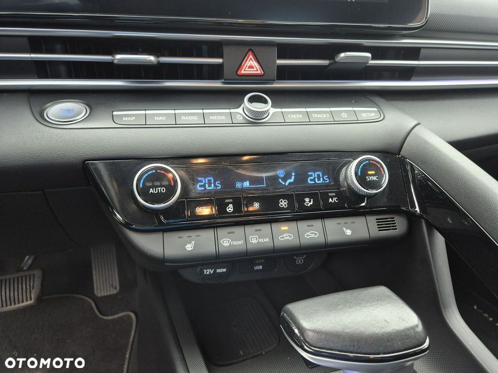 Hyundai Elantra - 30