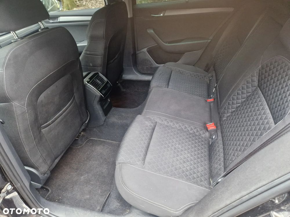 Skoda Superb 2.0 TDI DSG Style - 9