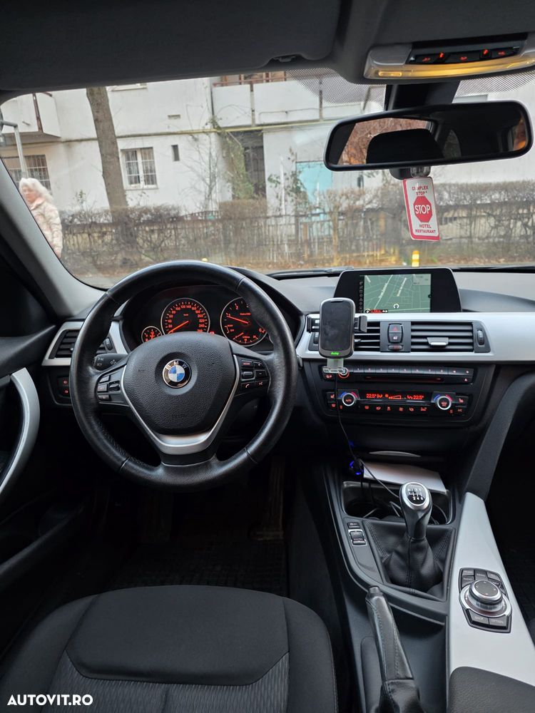 BMW Seria 3 318d - 10