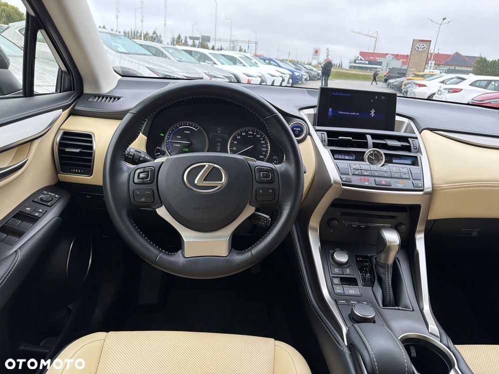 Lexus NX 300h Comfort AWD - 12