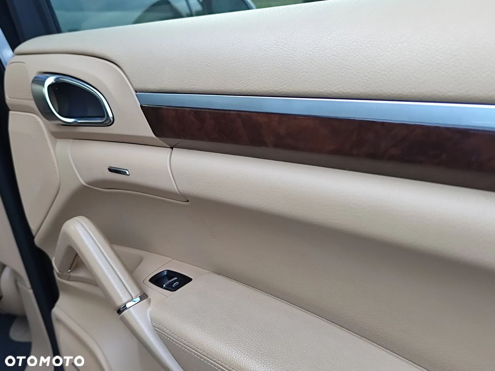 Porsche Cayenne Tiptronic S - 15