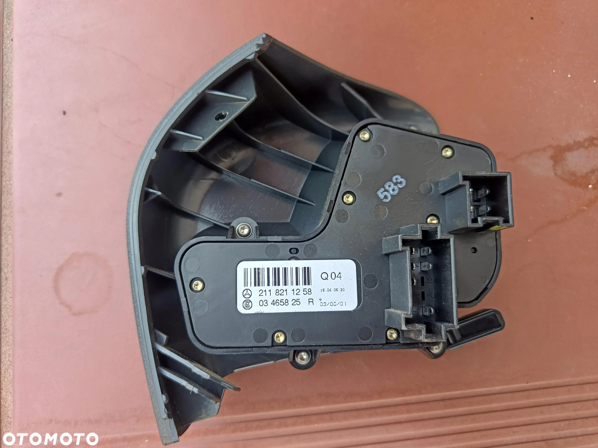 MERCEDES W211 PANEL STEROWANIA FOTELA PRAWEGO 2118211258 - 2
