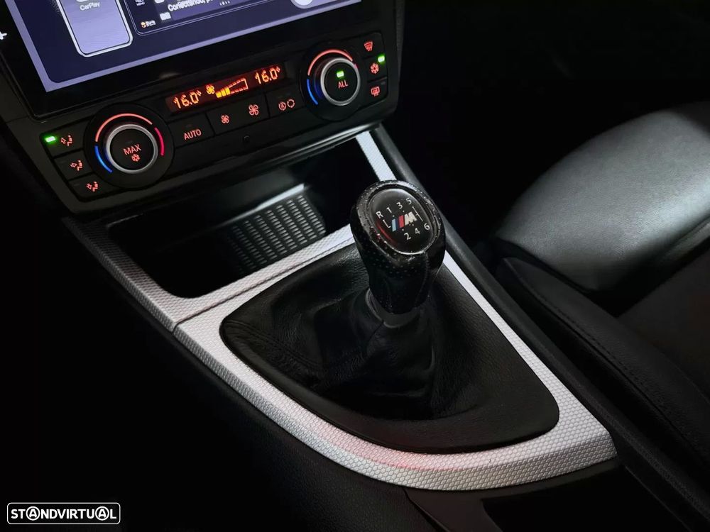 BMW 118 d Pack M - 13