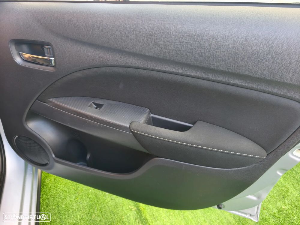 Mitsubishi Space Star 1.2 Intense Connect Edition - 16