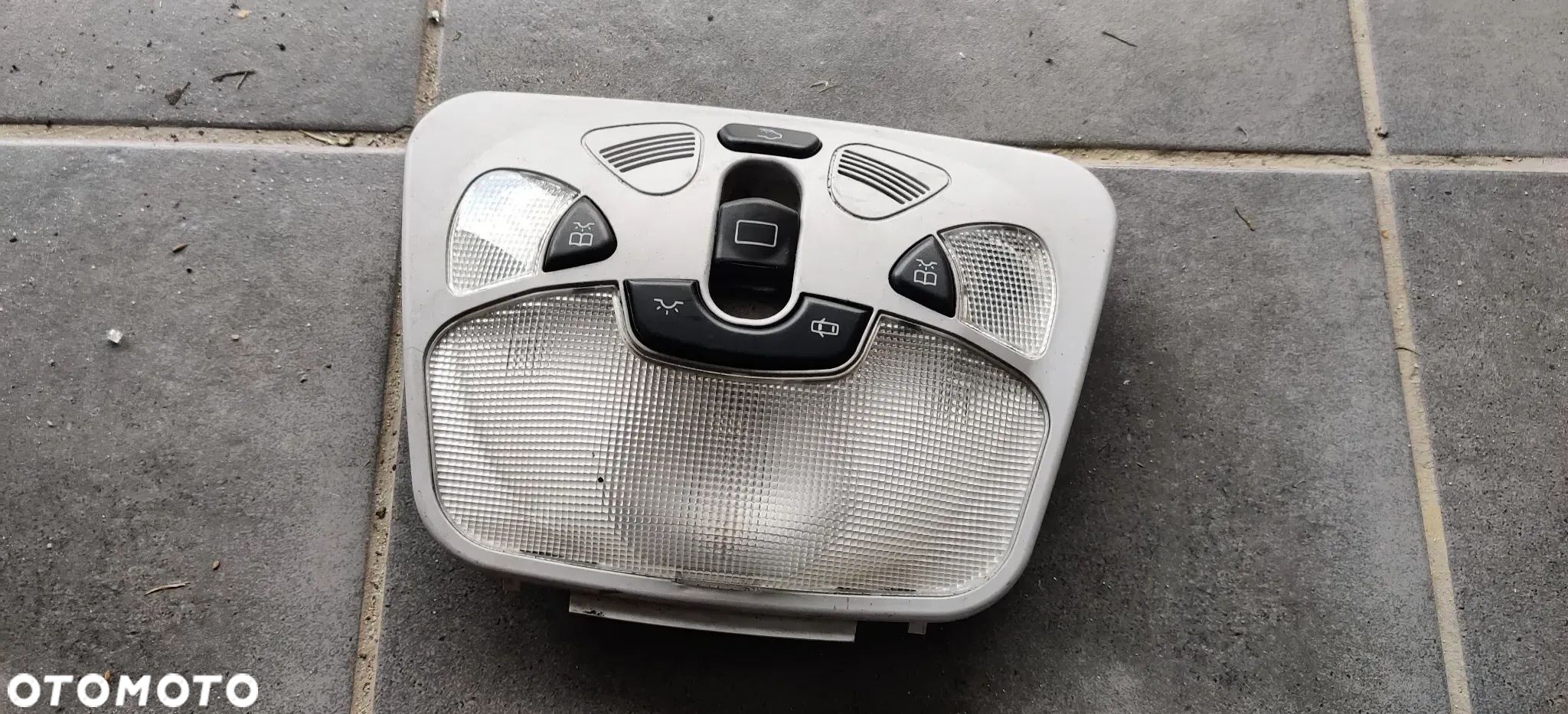 MERCEDES W203 LAMPKA SZYBERDACH A2038202501 - 1
