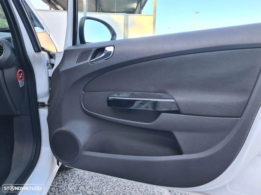 Opel Corsa 1.2 Cosmo - 36
