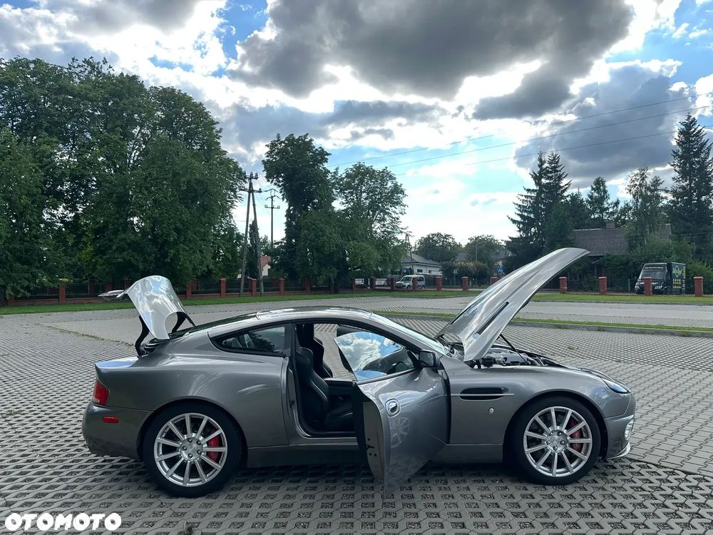 Aston Martin V12 Vanquish - 21