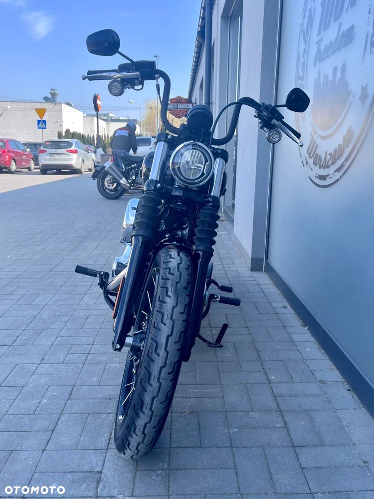 Harley-Davidson Softail Street Bob - 13