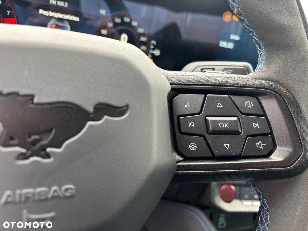 Ford Mustang - 26