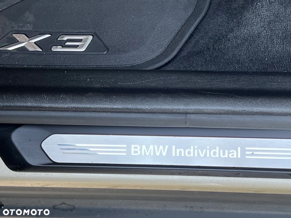 BMW X3 xDrive20d Luxury Line - 7