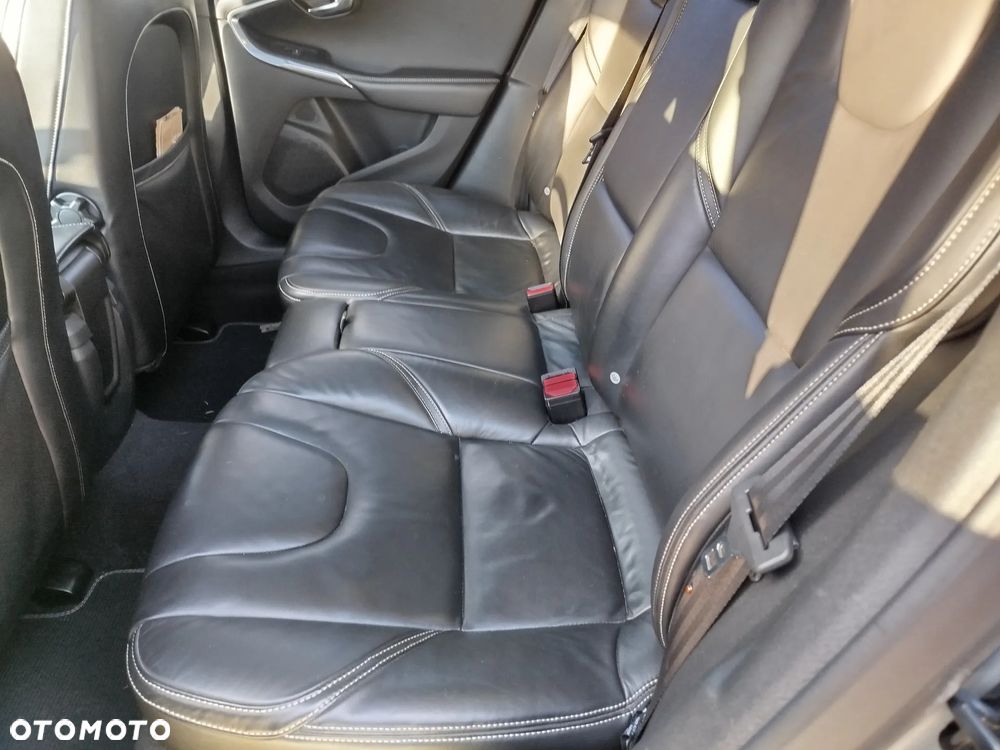 Volvo V40 D2 R Design - 7