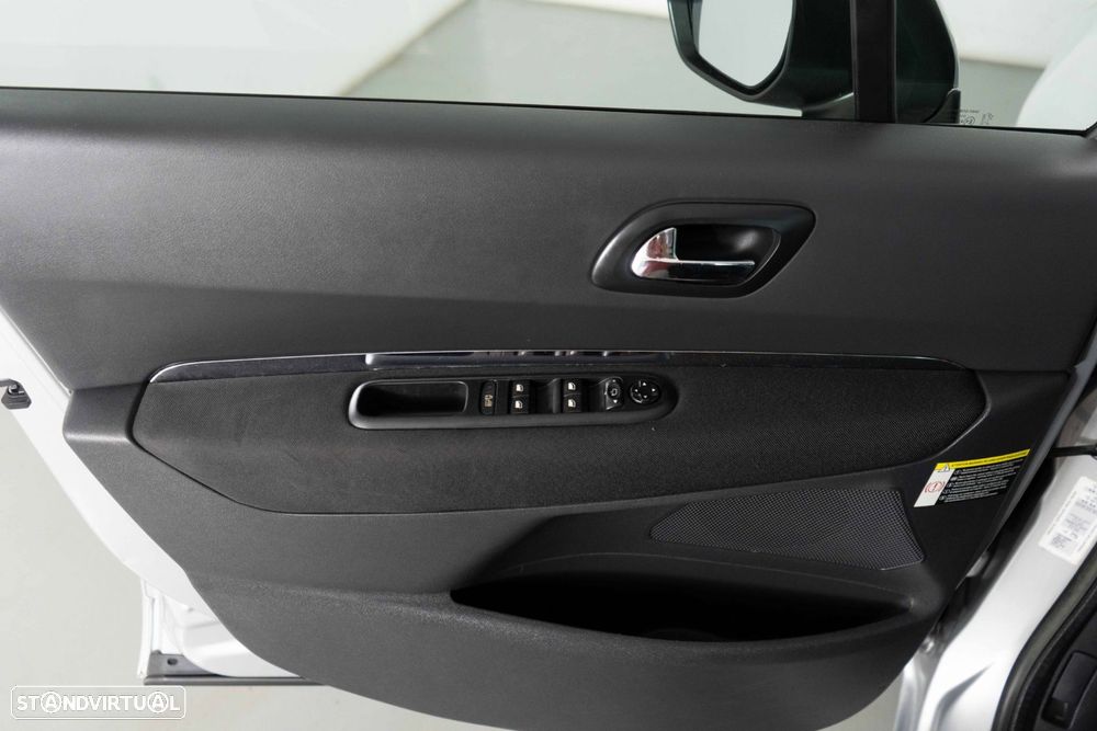 Peugeot 5008 1.6 HDi 7L Allure - 23