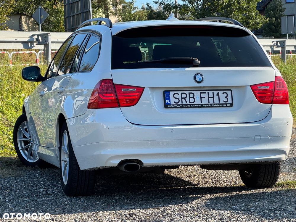 BMW Seria 3 2009 photo 4