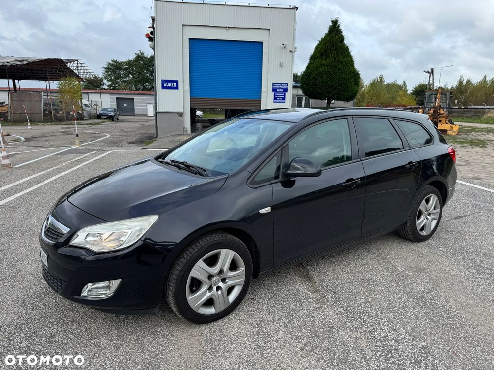 Opel Astra 1.4 Turbo Design Edition - 1