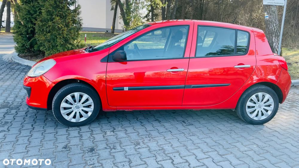 Renault Clio 1.2 16V All Inclusive - 11