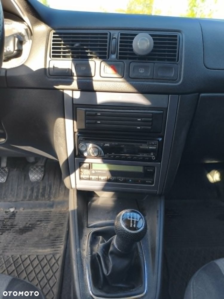 Volkswagen Golf - 11