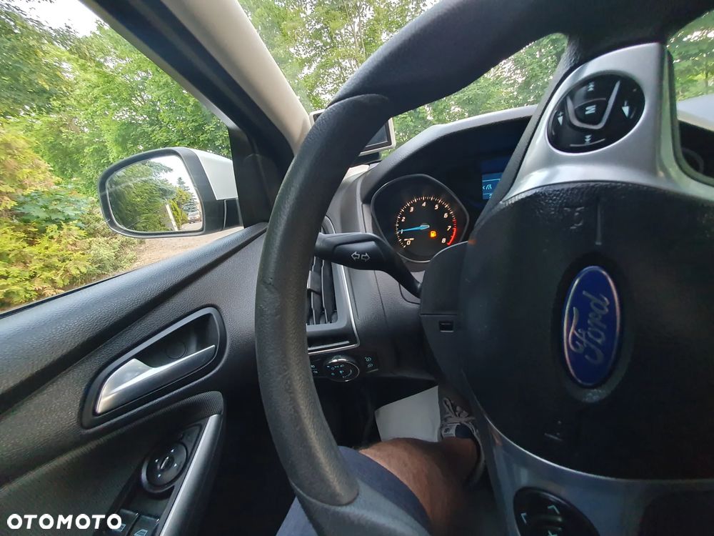 Ford Focus 1.6 Edition - 15