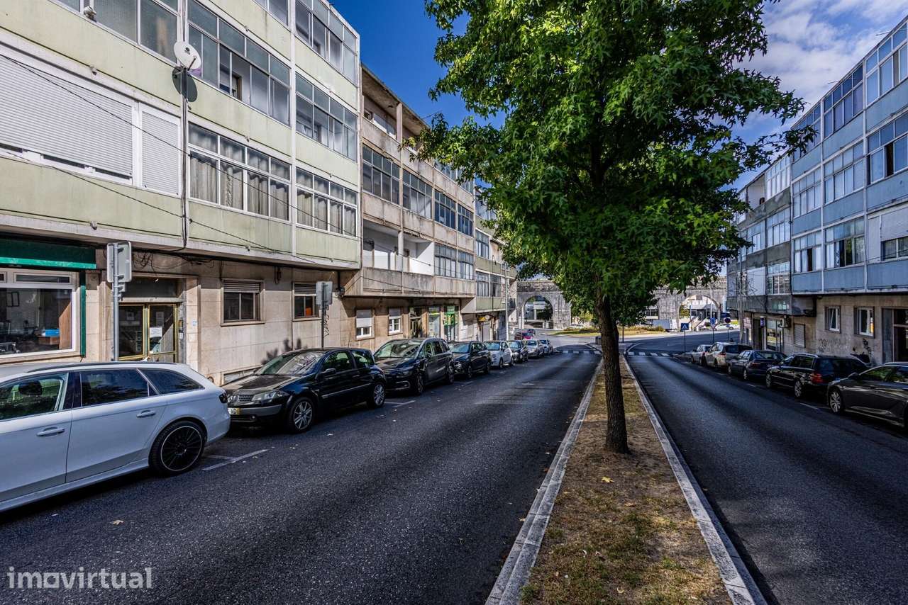Apartamento T2 com varanda na Damaia – Águas Livres, Amadora - Grande imagem: 2/37