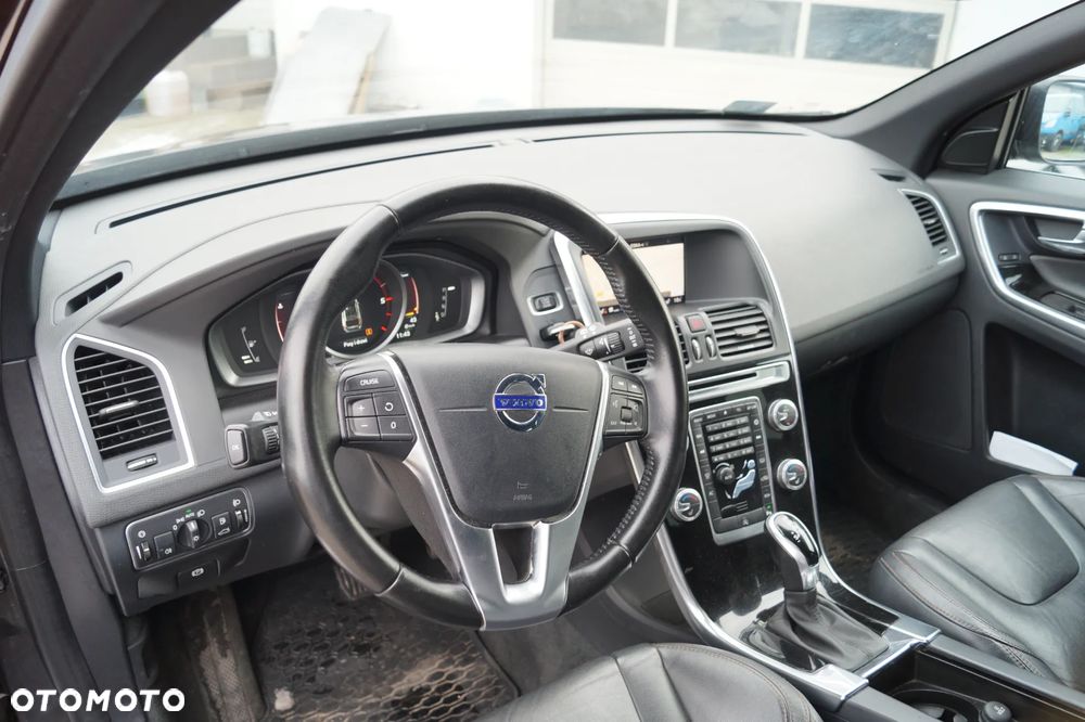 Volvo XC 60 D3 Drive-E Momentum - 16