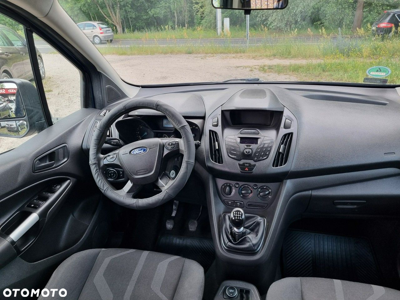 Ford Tourneo Connect Grand - 17