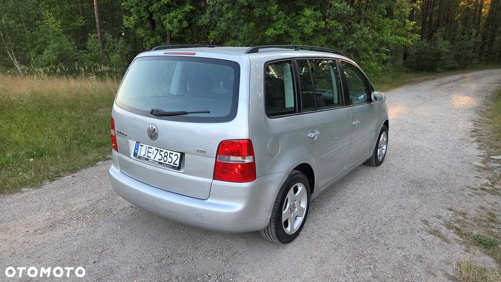 Volkswagen Touran - 6