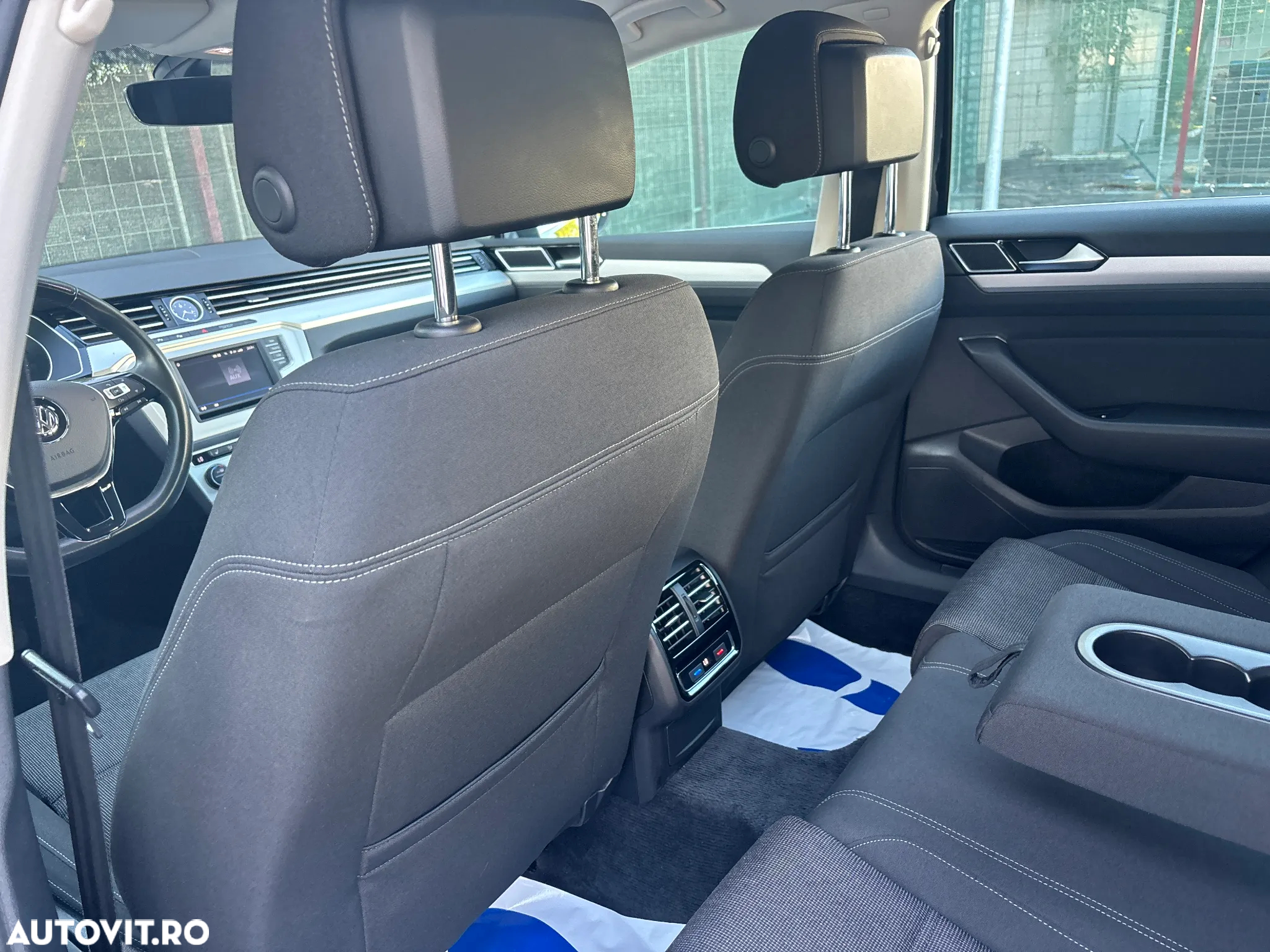Volkswagen Passat 2.0 TDI DSG Comfortline - 18