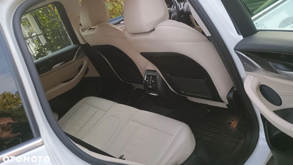 BMW X3 sDrive18d xLine - 8