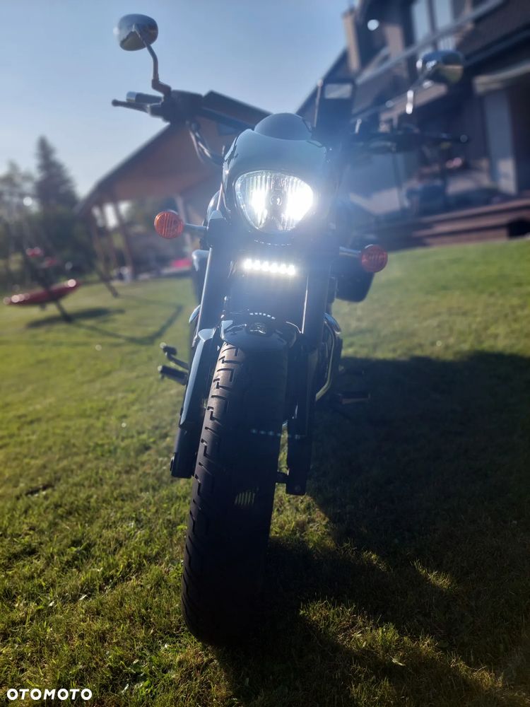 Suzuki Intruder - 5