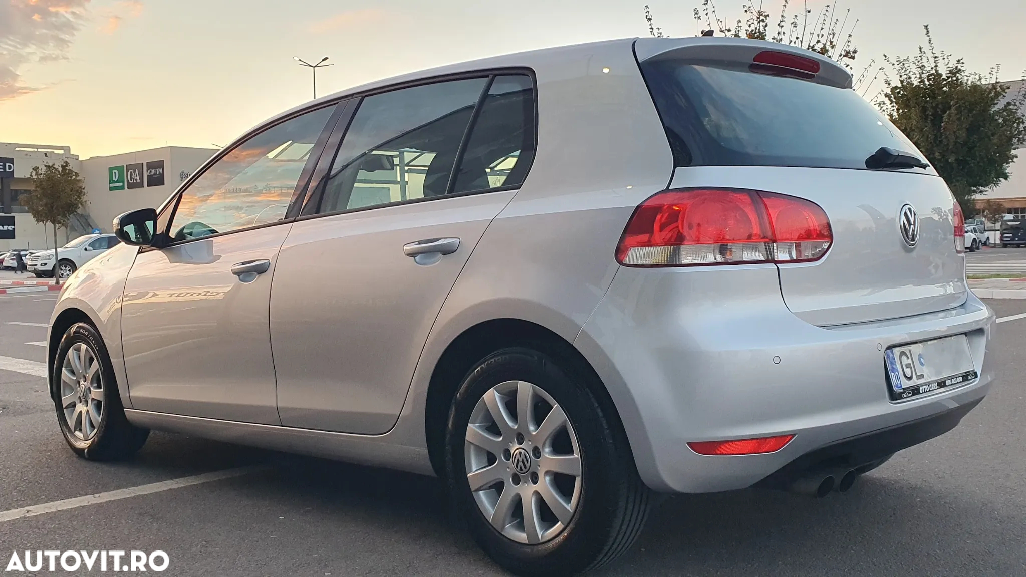 Volkswagen Golf 2.0 TDI DPF Comfortline - 3