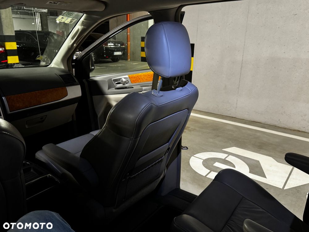 Chrysler Town & Country 4.0 Limited - 11