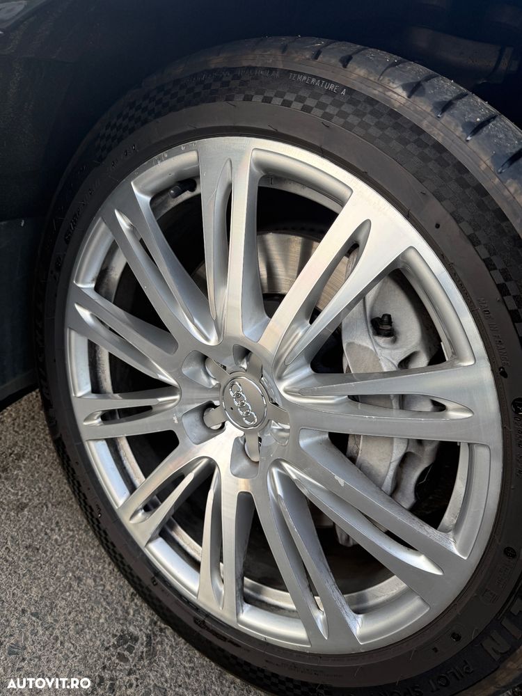 Audi A8 - 30